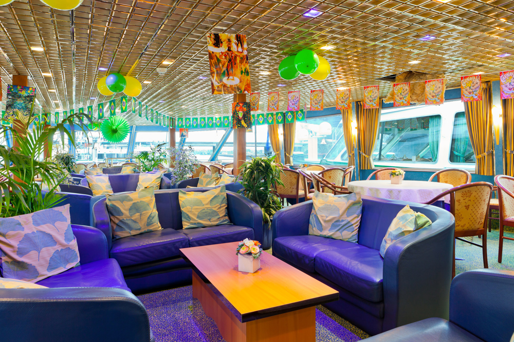 CroisiEurope MS La Boheme Lounge Bar 4.jpg